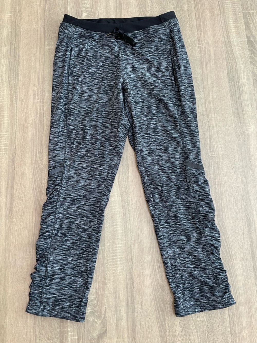 LULULEMON Grey Black Patterned Lined Reflective Track Pants. Size 12